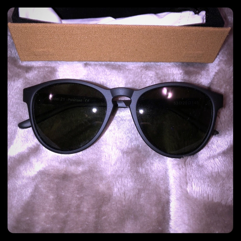 Enclave polarized sunglasses NEVER USED